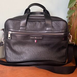 Tommy Hilfiger Unisex Textured Faux Leather Messenger Bag in Black